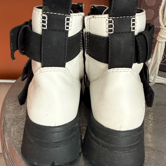 UGG 7White and Black Boots - Picture 3 of 10